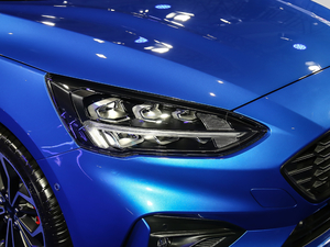 2021 EcoBoost 180 ԄST Line (x)(ji)^