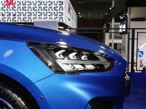 2021 EcoBoost 180 ԄST Line (x)(ji)^