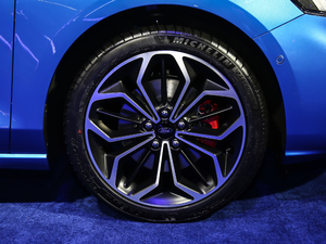 2021 EcoBoost 180 ԄST Line ݆Ȧ