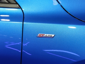 2021 EcoBoost 180 ԄST Line (x)(ji)^