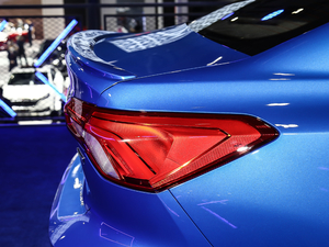 2021 EcoBoost 180 ԄST Line (x)(ji)^