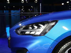 2021 EcoBoost 180 ԄST Line (x)(ji)^