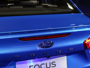 2021 EcoBoost 180 ԄST Line ^