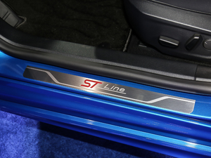 2021 EcoBoost 180 ԄST Line g