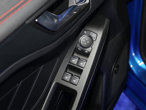 2021 EcoBoost 180 ԄST Line {܇ƅ^	