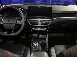 2021 EcoBoost 180 ԄST Line п_