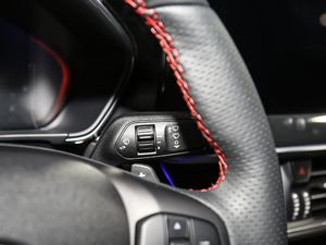 2021 EcoBoost 180 ԄST Line п؅^