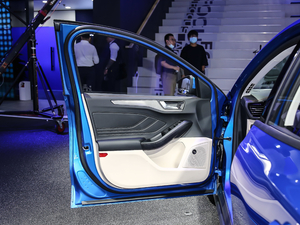 2021 EcoBoost 180 Ԅh {λ܇T