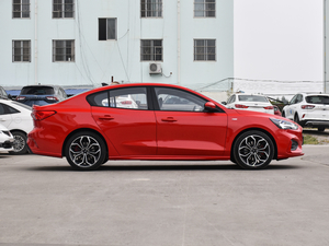 2021 EcoBoost 180 ԄST Line w^