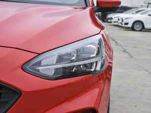 2021 EcoBoost 180 ԄST Line 