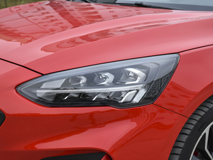 2021 EcoBoost 180 ԄST Line ^