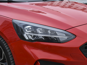 2021 EcoBoost 180 ԄST Line ^