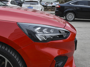 2021 EcoBoost 180 ԄST Line ^