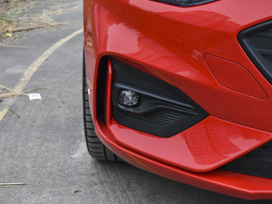 2021 EcoBoost 180 ԄST Line ^