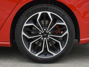 2021 EcoBoost 180 ԄST Line ^