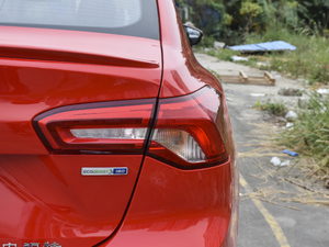 2021 EcoBoost 180 ԄST Line β