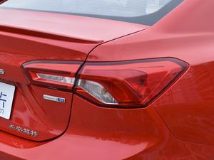 2021 EcoBoost 180 ԄST Line ^