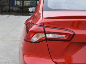 2021 EcoBoost 180 ԄST Line ^