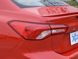 2021 EcoBoost 180 ԄST Line ^