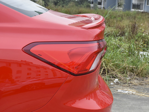 2021 EcoBoost 180 ԄST Line ^