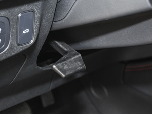 2021 EcoBoost 180 ԄST Line п؅^