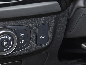 2021 EcoBoost 180 ԄST Line п؅^