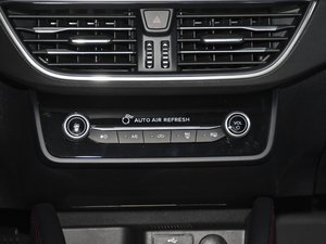 2021 EcoBoost 180 ԄST Line {{