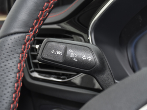 2021 EcoBoost 180 ԄST Line п؅^