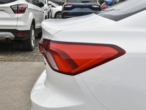 2021 EcoBoost 180 Ԅh ^