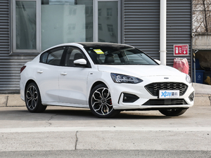 2021 EcoBoost 180 ԄST Line w^