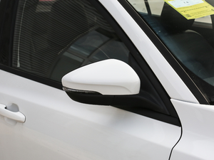 2021 EcoBoost 180 ԄST Line ^