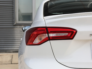 2021 EcoBoost 180 ԄST Line ^