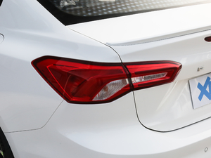 2021 EcoBoost 180 ԄST Line ^