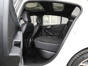 2021 EcoBoost 180 ԄST Line ηŵ