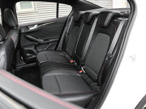 2021 EcoBoost 180 ԄST Line 