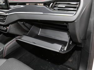 2021 EcoBoost 180 ԄST Line 