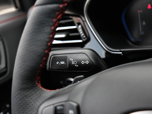 2021 EcoBoost 180 ԄST Line п؅^