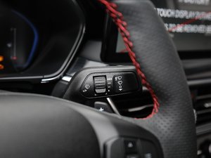 2021 EcoBoost 180 ԄST Line п؅^