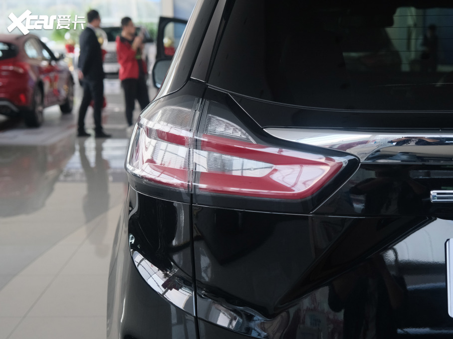 2021J PLUS EcoBoost 245 ST-Line 5 