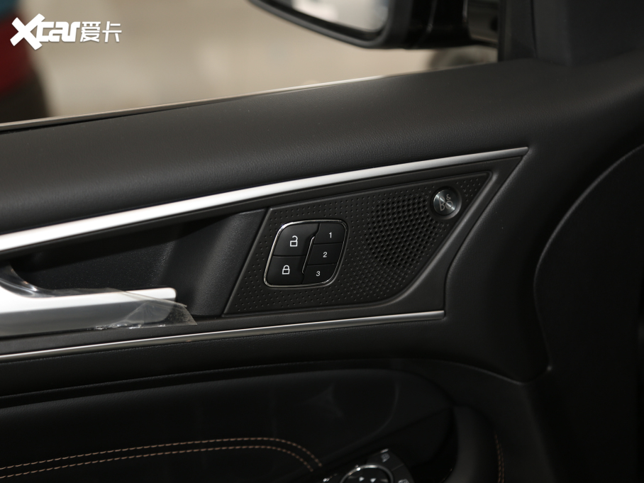 2021J PLUS EcoBoost 245 J 7 