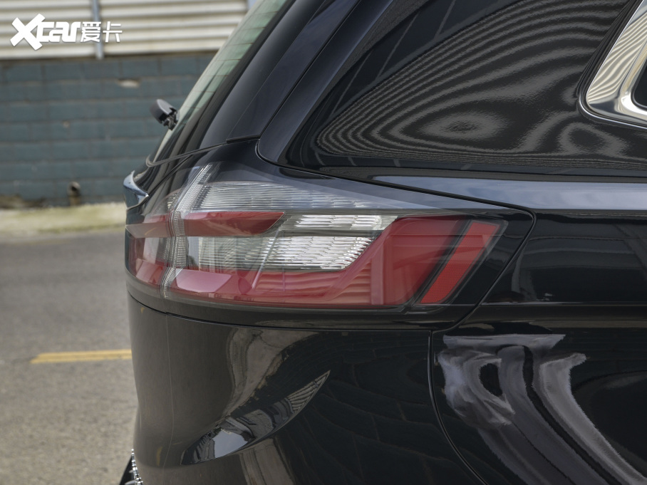 2021J PLUS EcoBoost 245 KJ 5