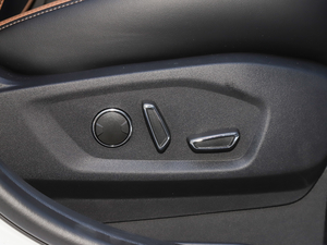 2021PLUS EcoBoost 245 J 7  g