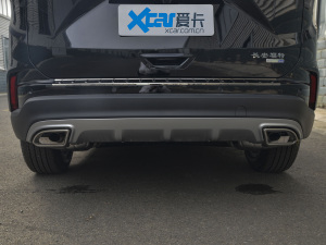 2021款PLUS EcoBoost 245 两驱铂锐型 5座 排气管