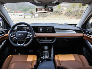 2021款1.5L 自动荣耀版 内饰全景
