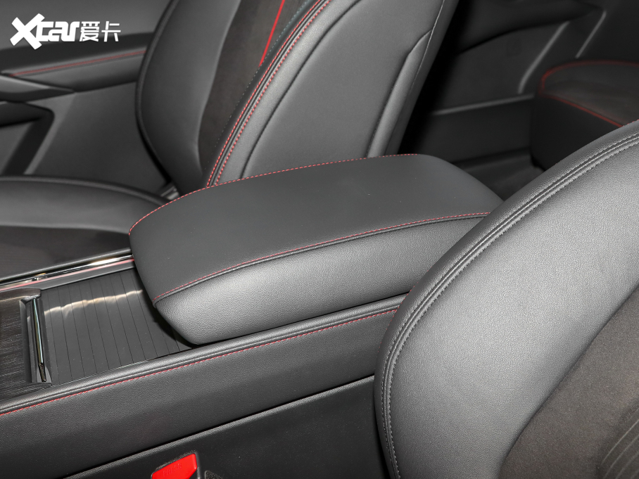 2022��EVOS EcoBoost 245 �\�Ӱ�