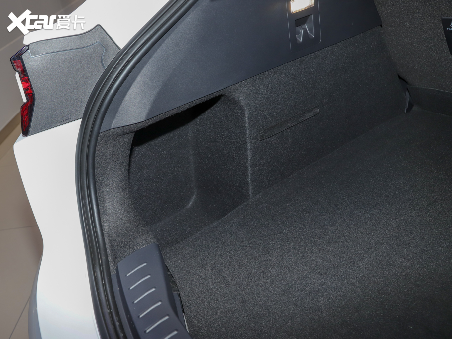 2022��EVOS EcoBoost 245 �\�Ӱ�