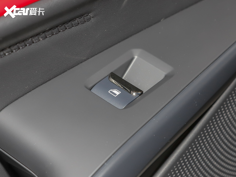 2022��EVOS EcoBoost 245 �\�Ӱ�