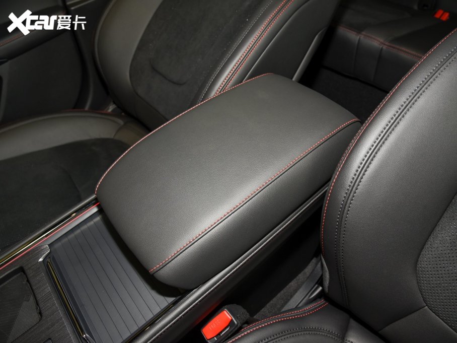 2022EVOS Ŀ EcoBoost 245 ST-Line