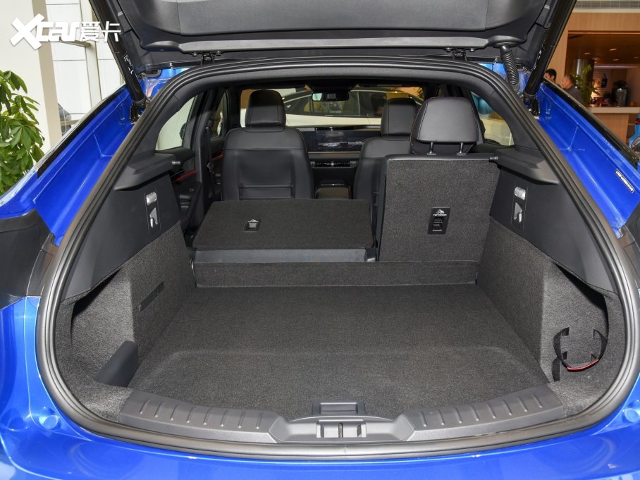 2022EVOS Ŀ EcoBoost 245 ST-Line