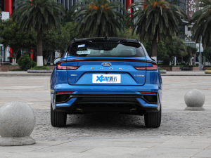 2022款EcoBoost 245 ST-Line 正后	
